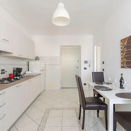 Lägenhet Casa Regina 3, Nel Centro Di Alba! *